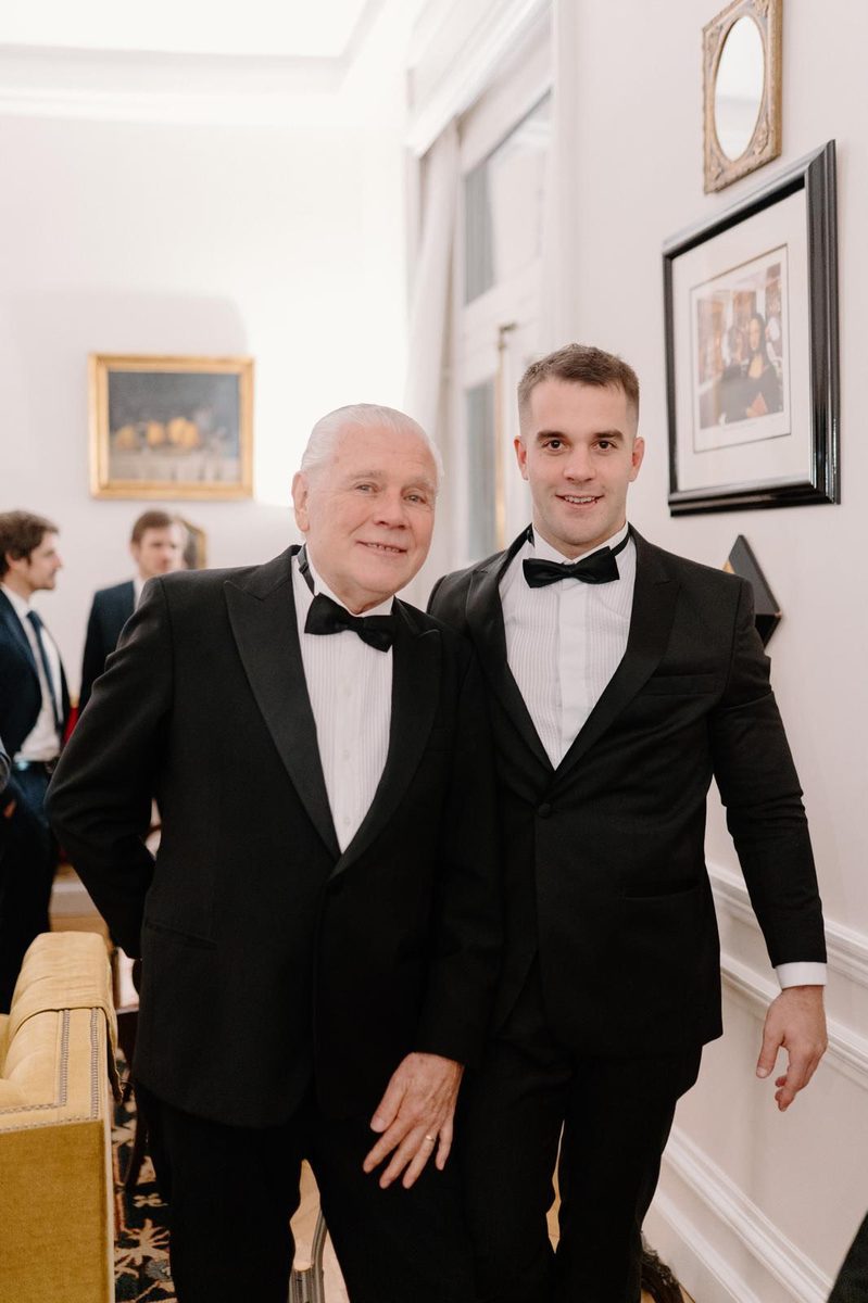 Padre e hijo en smoking