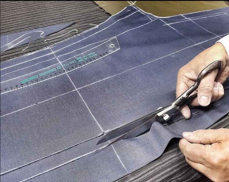 Corte sobre molde con tijera de sastre